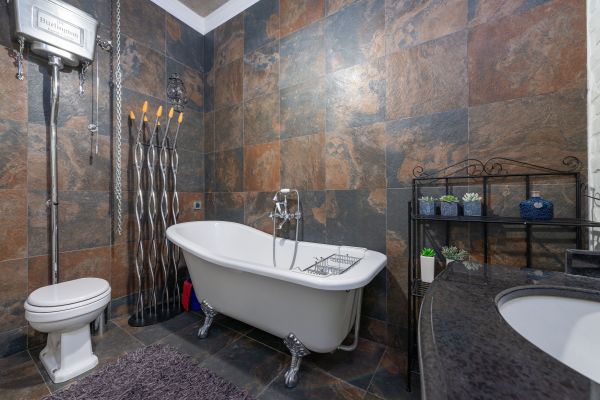 5 conseils pour ajouter une touche industrielle à votre salle de bain