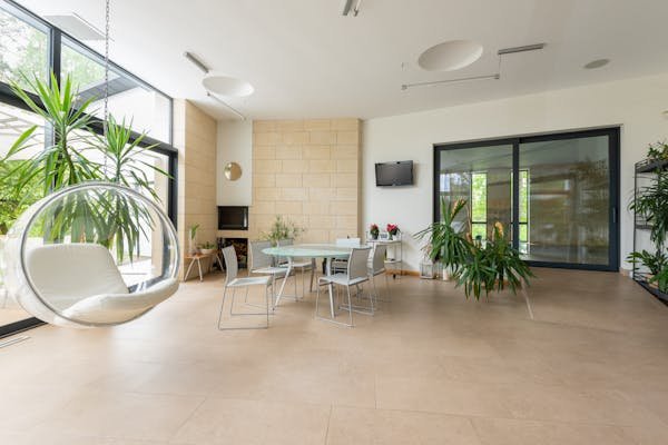 Fenêtres, volets et portes blindées : efficacité à Marseille